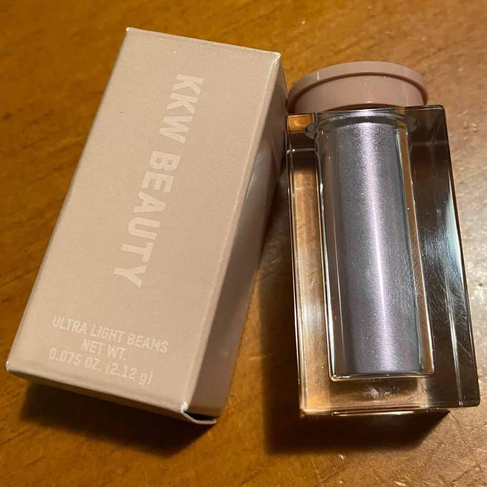 KKW Beauty Ultra Light Beams Highlighter Lavender